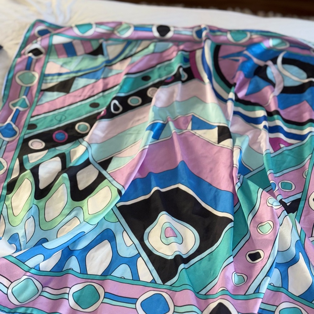Colorful Patterned Bikini Set - Picture 9 of 10